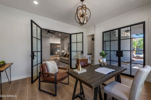 6841 12th Ave, Phoenix AZ  85013-1021 exterior