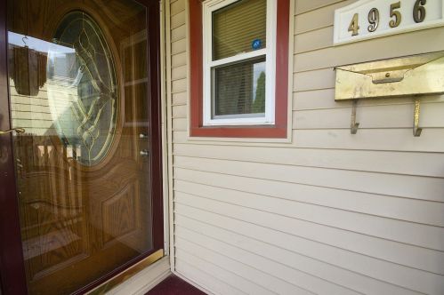 4956 Washington St, Gary, IN 46408-4609