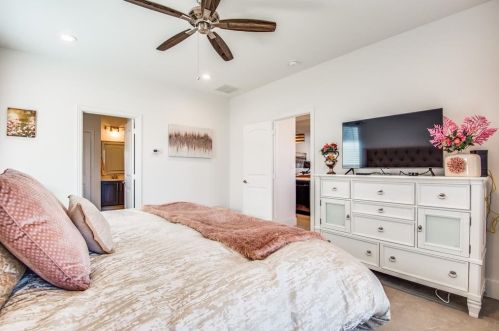 3826 Aransas St, Dallas TX 75212-1307 exterior