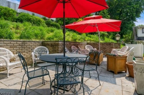 69 Shore Trl, Sparta NJ  07871-1714 exterior