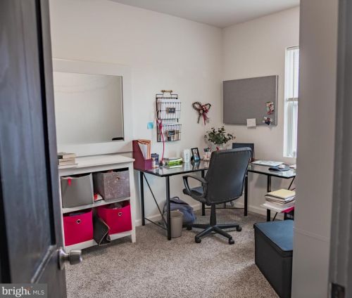 27 Old Dorwart St, Lancaster PA  17603-3647 exterior