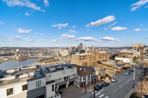 1105 Grandview Ave, Pittsburgh PA  15211-1309 exterior