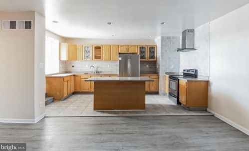 7305 Frankford Ave, Philadelphia PA  19136-4141 exterior