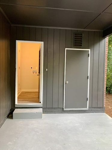 856 Harwell Rd, Atlanta GA  30318-5828 exterior