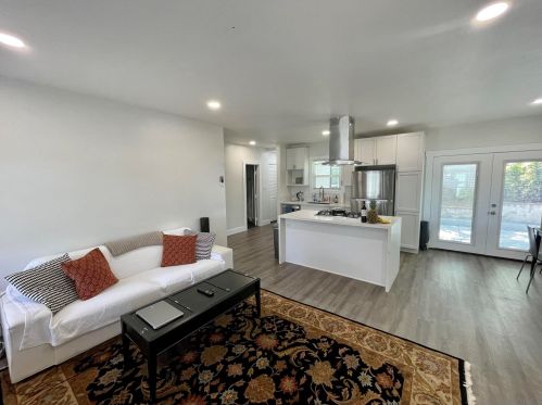 1947 Meade Ave, San Diego CA  92116-4016 exterior