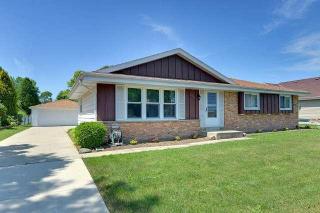 6139 39th St, Milwaukee, WI 53221-4519