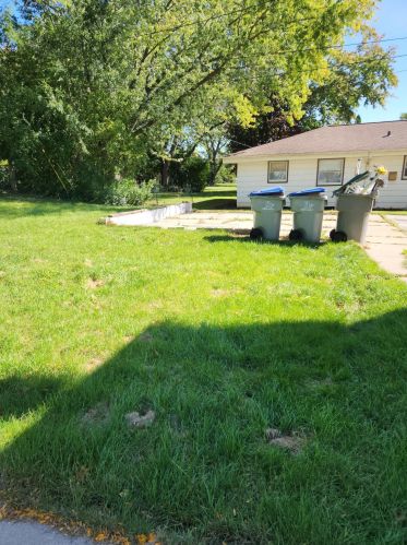 8710 Dallas St, Milwaukee, WI 53224-4810