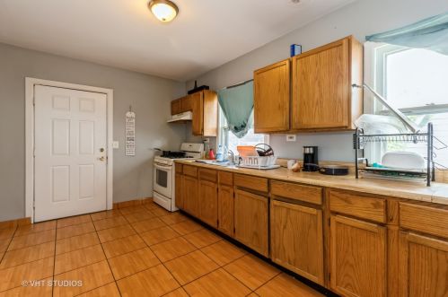 1014 Hickory St, Waukegan IL 60085-1940 exterior