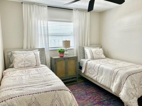 679 110th Ave, Naples FL 34108-1817 exterior