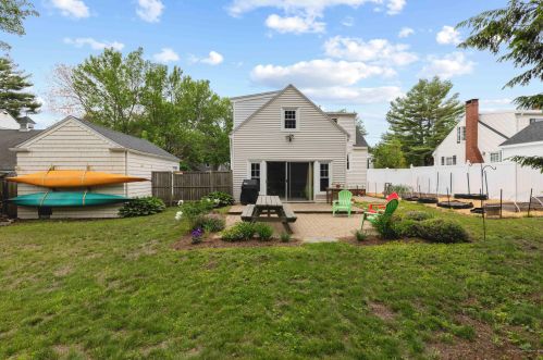 53 Summit St, Portland, ME 04106-2251