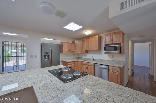 8105 Beverly St, Tucson AZ 85710-5929 exterior