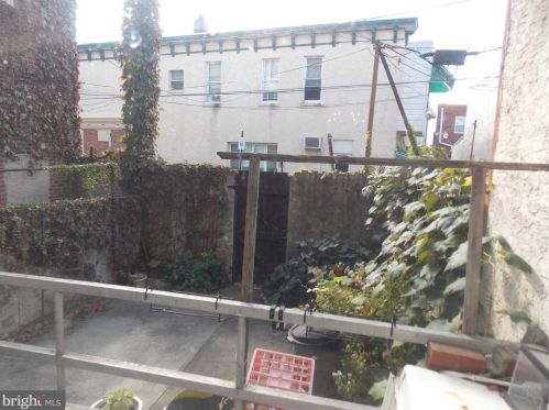 704 Christian St, Philadelphia PA 19147-3912 exterior