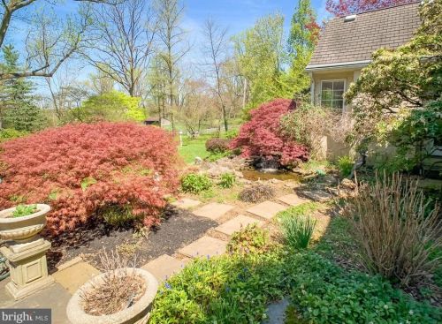 1936 Paper Mill Rd, Huntingdon Valley PA 19006-5814 exterior