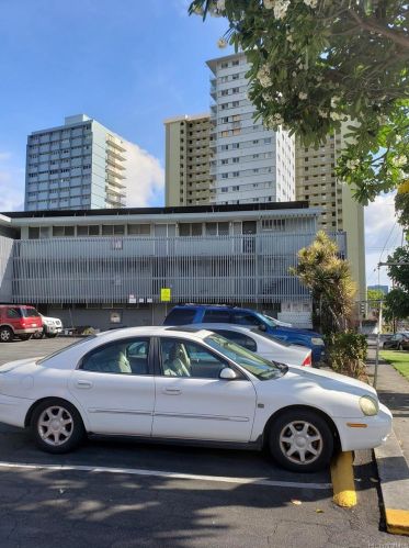 1605 Pensacola St, Honolulu HI  96822-2687 exterior