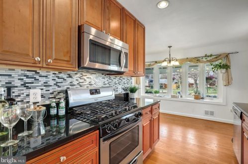 4216 Landgreen St, Rockville MD 20853-2731 exterior