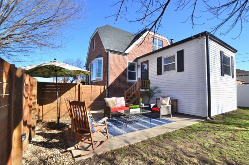 9600 Avers Ave, Chicago IL 60805-2944 exterior