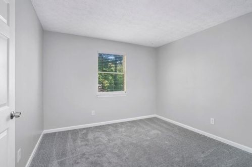 5576 Ln Fleur Trl, Lithonia GA 30038-2843 exterior