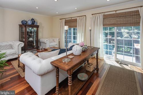 35 Chicopee Dr, Princeton NJ exterior