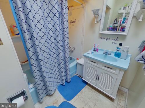 4033 Castor Ave, Philadelphia PA 19134-5528 exterior