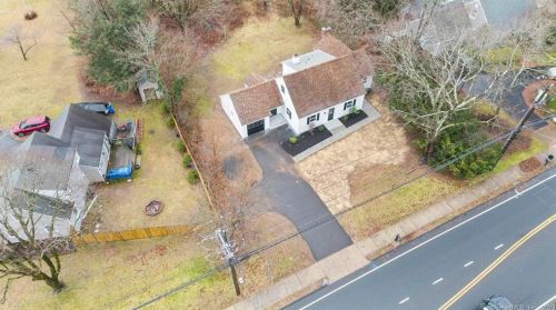 48 Clintonville Rd, North Haven CT 06473-2817 exterior