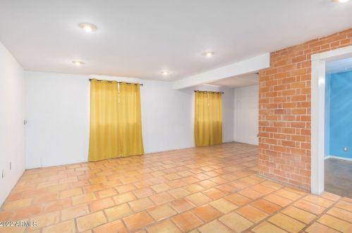 2116 Avalon Dr, Phoenix AZ 85015-5605 exterior