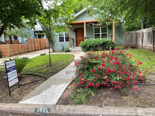 1511 Dexter St, Austin, TX 78704-2215