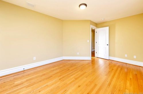 32 Harold Rd, Farmington CT 06032-3407 exterior