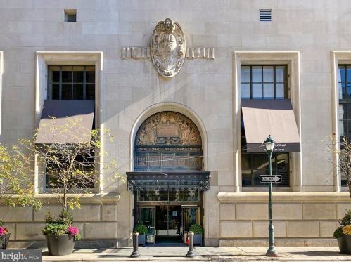 111 15th St, Philadelphia PA  19102-2625 exterior