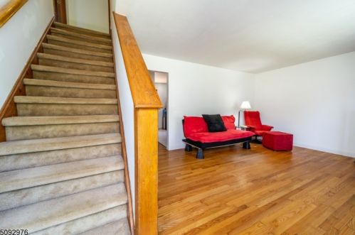 722 Kline Pl, Bridgewater, NJ 08807-3135