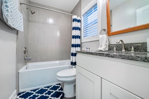 4310 Bernard St, Chicago IL 60618-1109 exterior