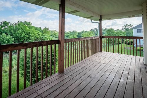 5222 Dixie Dr, Chicago IL  60803-5133 exterior