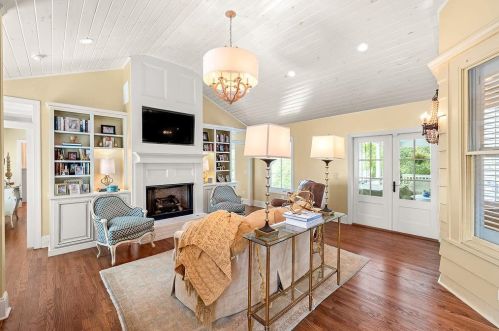 1647 Riverside Dr, Gainesville GA 30501-1837 exterior