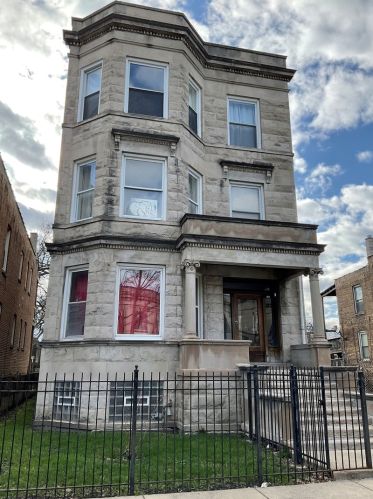 5740 Peoria St, Chicago, IL 60621-2236