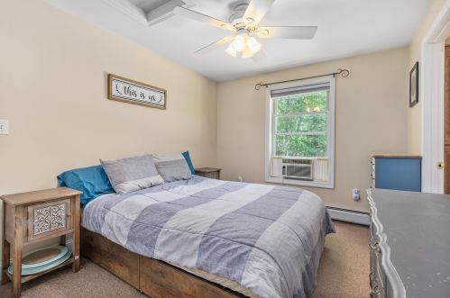 156 Old Concord Tpke, Barrington NH 03825-5153 exterior