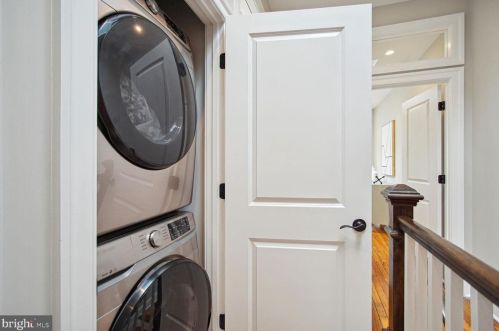 623 6 St, Washington DC 20024-2693 exterior