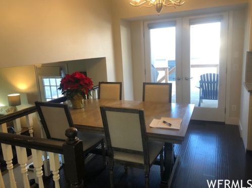 11118 Hawkwood Dr, Sandy UT 84094-7027 exterior