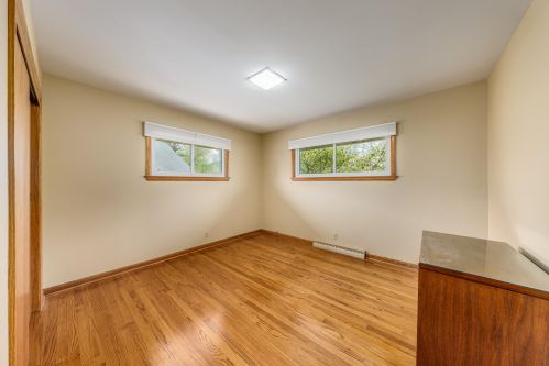 7535 Seneca Rd, Milwaukee WI 53217-3142 exterior