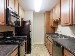 225 Coggins Dr, Concord CA  94523-4463 exterior