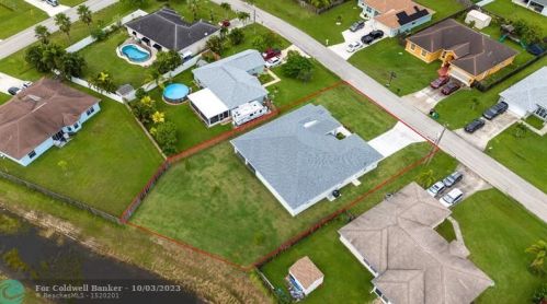 2470 Webster Ln, Fort Pierce FL 34953-5751 exterior