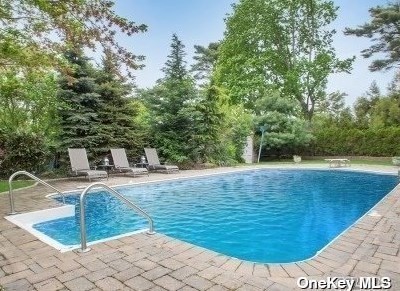 45 Grissom Way, Hauppauge NY 11788-4418 exterior