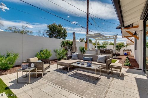 4013 49 Pl, Phoenix AZ 85018-2965 exterior