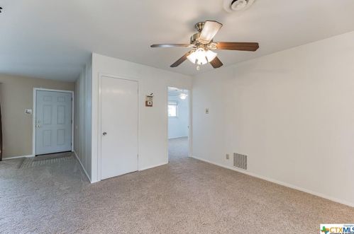 5922 Timberrock Dr, San Antonio TX 78242-1052 exterior