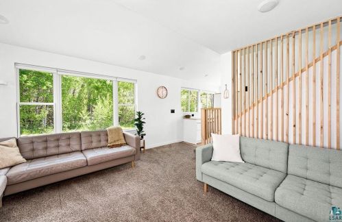 4074 Tischer Rd, Duluth MN 55803-1151 exterior