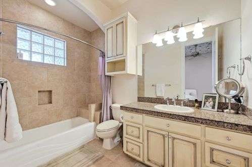 2004 Canonero Dr, Austin TX 78746-2125 exterior