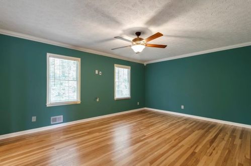 6769 Lockridge Dr, Atlanta GA 30360-1555 exterior