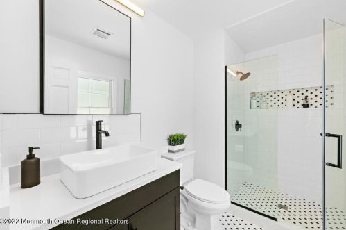 284 Pelican Rd, Middletown NJ 07748-3040 exterior