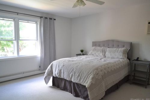 13 Holbrook St, Milford CT 06460-5133 exterior