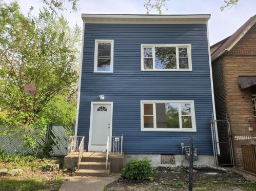 4139 Arthington St, Chicago, IL 60624-3504