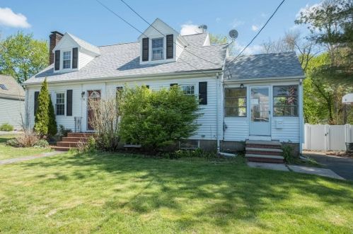 12 Collins St, Danvers, MA 01923-2623