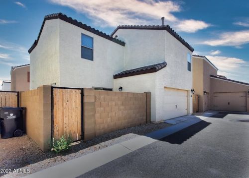 8057 Albeniz Pl, Phoenix AZ  85043 exterior